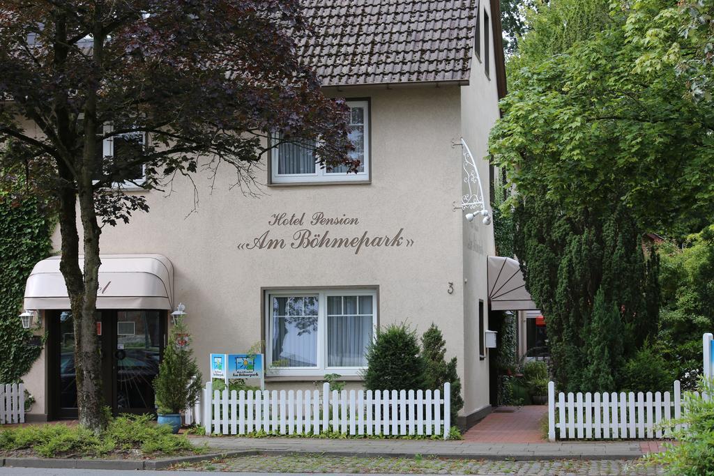 Hotel-Pension Am Boehmepark Soltau Exterior photo