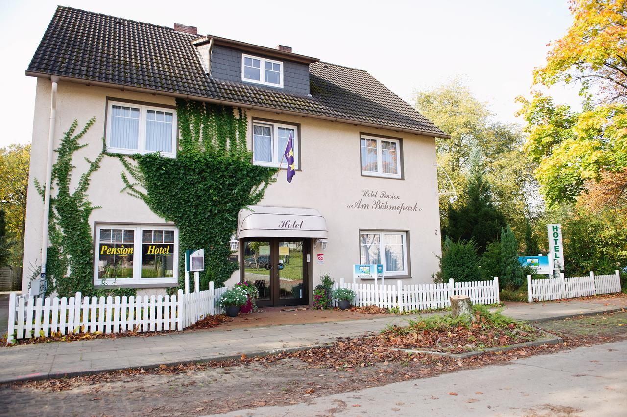 Hotel-Pension Am Boehmepark Soltau Exterior photo